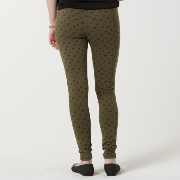 size PL (petite large), new condition, leggings, pretty butterfly 🦋 print - Picture 2 of 8